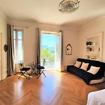 Appartement Grand Studio 38m2 Dans Ancien Palace Avec Piscine Et Place De Parking Privée Aix-les-Bains