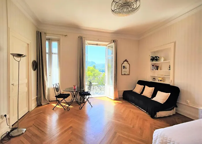 アパート Grand Studio 38m2 Dans Ancien Palace Avec Piscine Et Place De Parking Privee エクスレバン