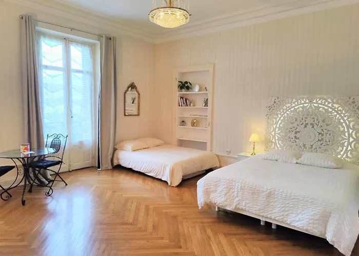 アパート Grand Studio 38m2 Dans Ancien Palace Avec Piscine Et Place De Parking Privee