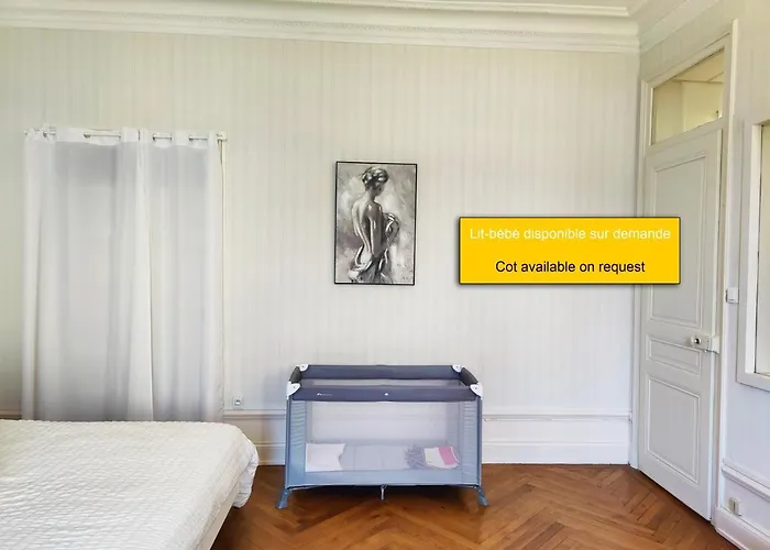 Grand Studio 38m2 Dans Ancien Palace Avec Piscine Et Place De Parking Privee アパート エクスレバン