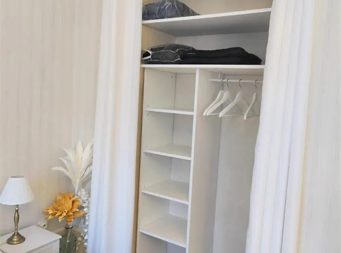 Grand Studio 38m2 Dans Ancien Palace Avec Piscine Et Place De Parking Privee エクスレバン