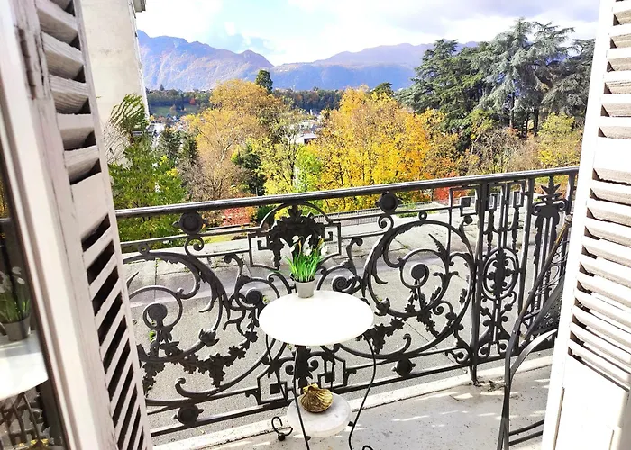 Grand Studio 38m2 Dans Ancien Palace Avec Piscine Et Place De Parking Privee アパート エクスレバン